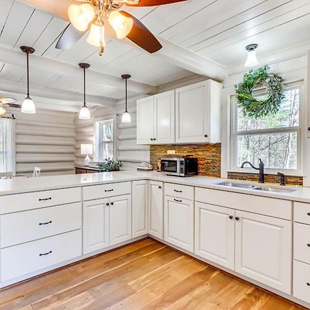 Dog-Friendly Hiawassee Cabin With Decks And Fire Pit! Екстер'єр фото