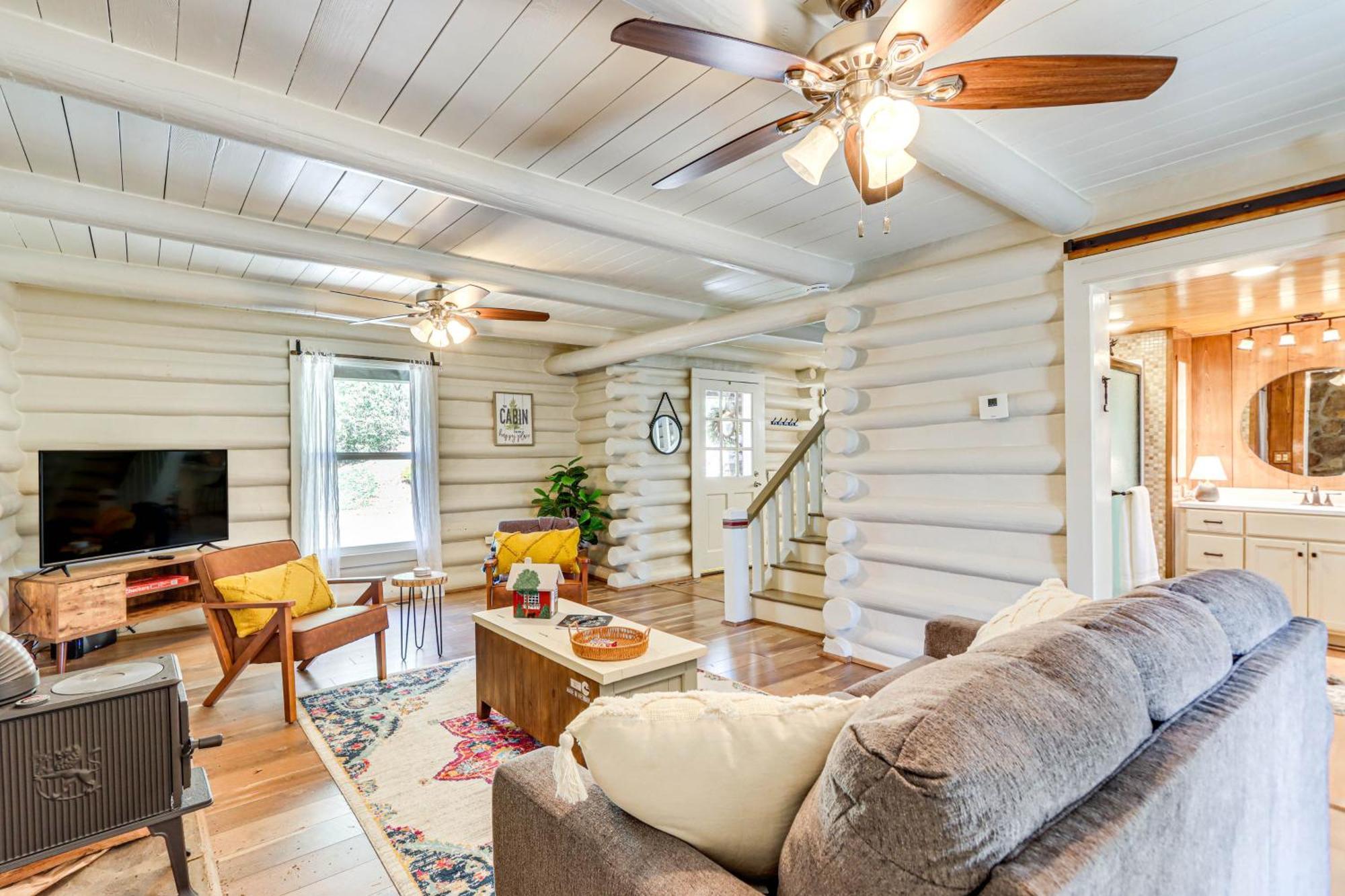 Dog-Friendly Hiawassee Cabin With Decks And Fire Pit! Екстер'єр фото