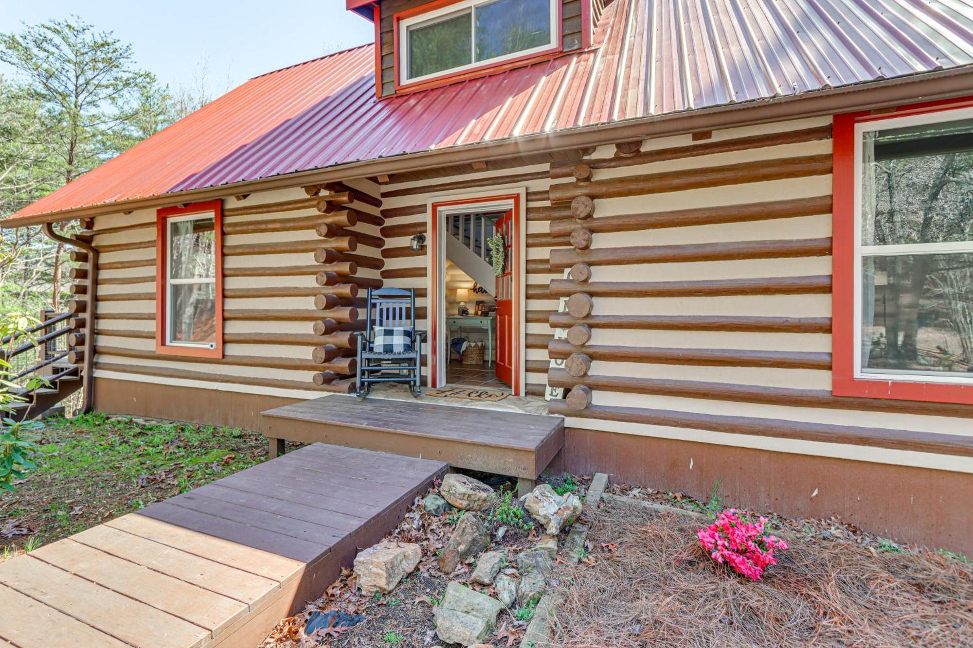 Dog-Friendly Hiawassee Cabin With Decks And Fire Pit! Екстер'єр фото