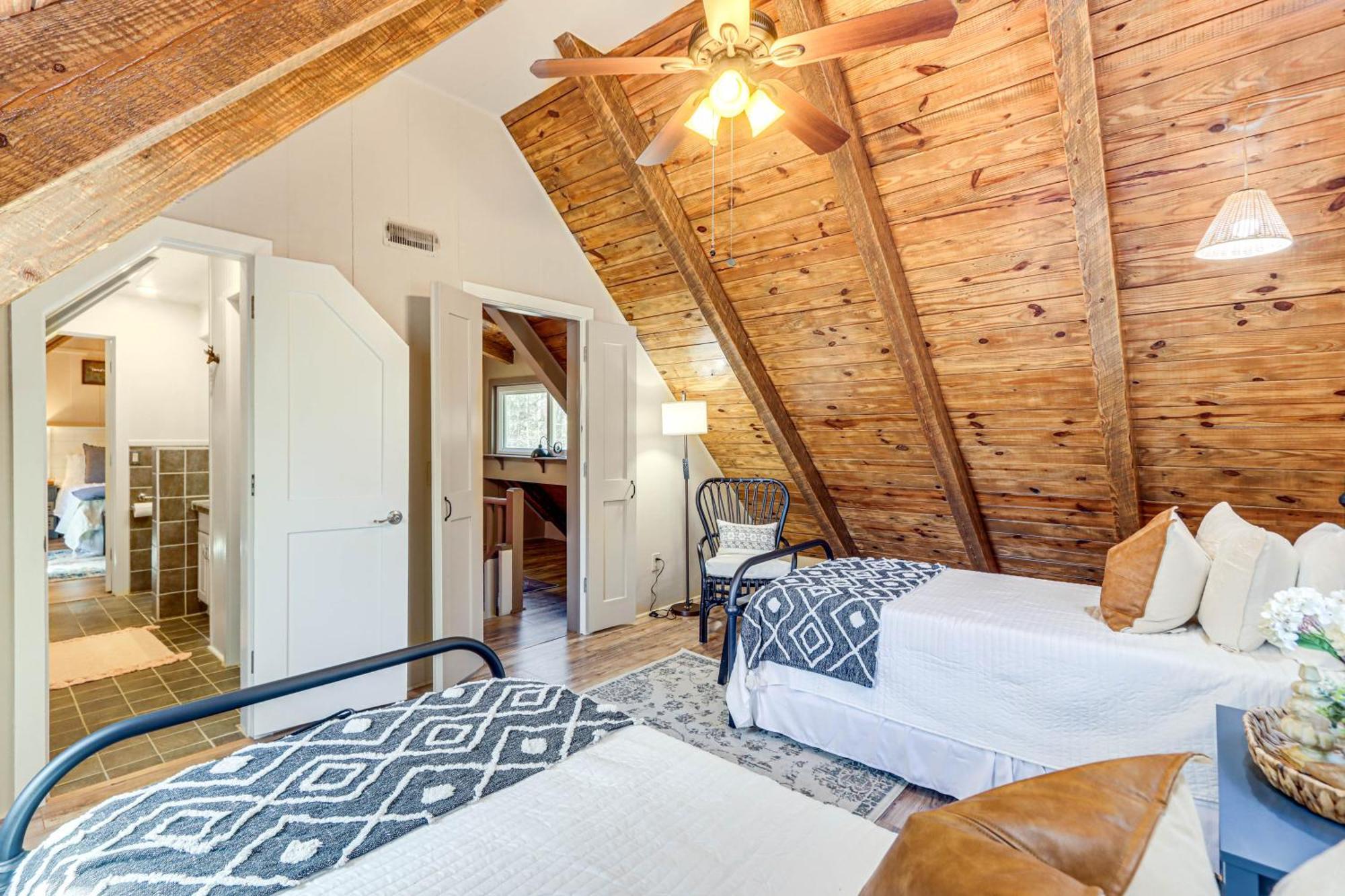 Dog-Friendly Hiawassee Cabin With Decks And Fire Pit! Екстер'єр фото