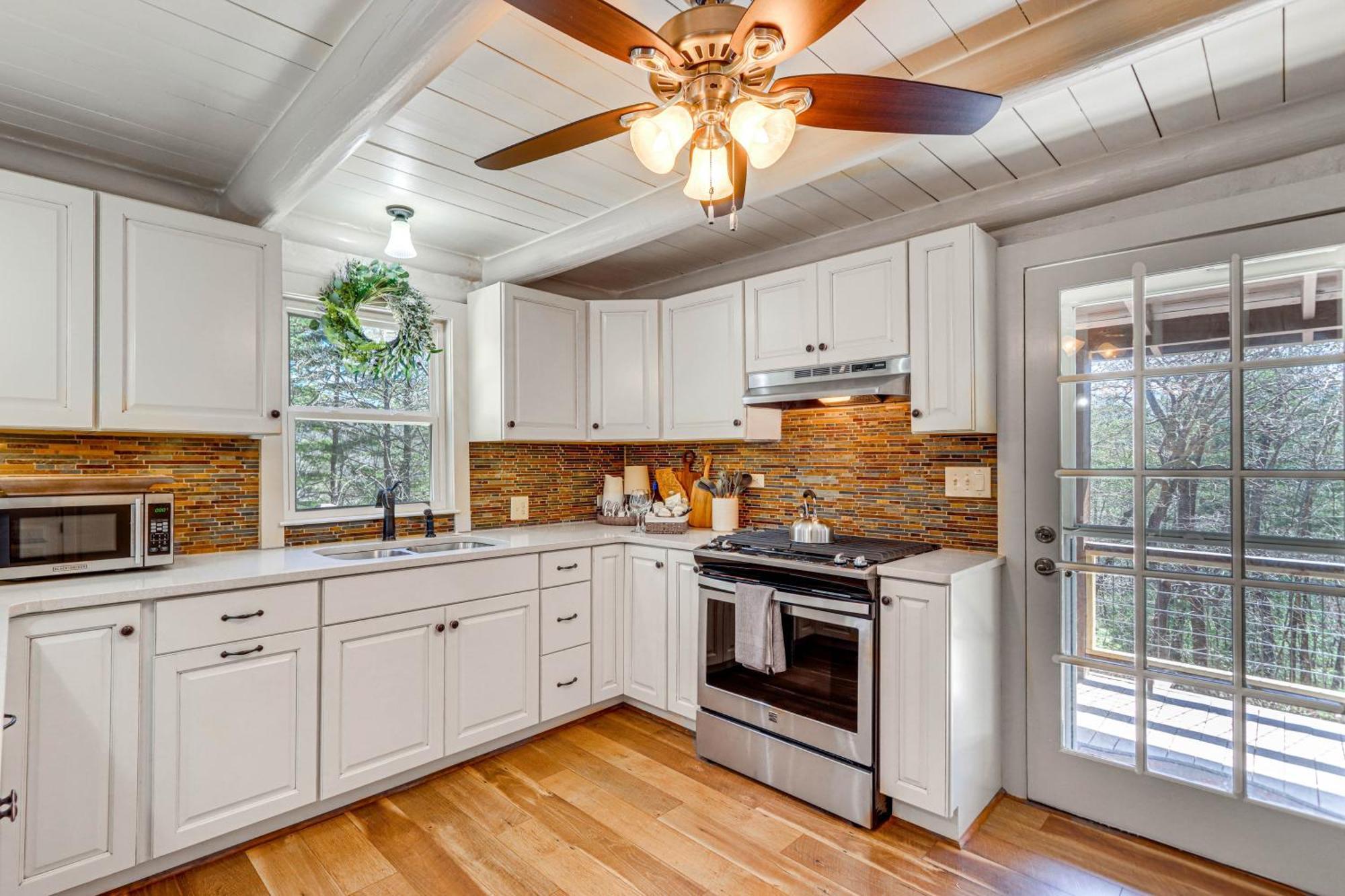 Dog-Friendly Hiawassee Cabin With Decks And Fire Pit! Екстер'єр фото