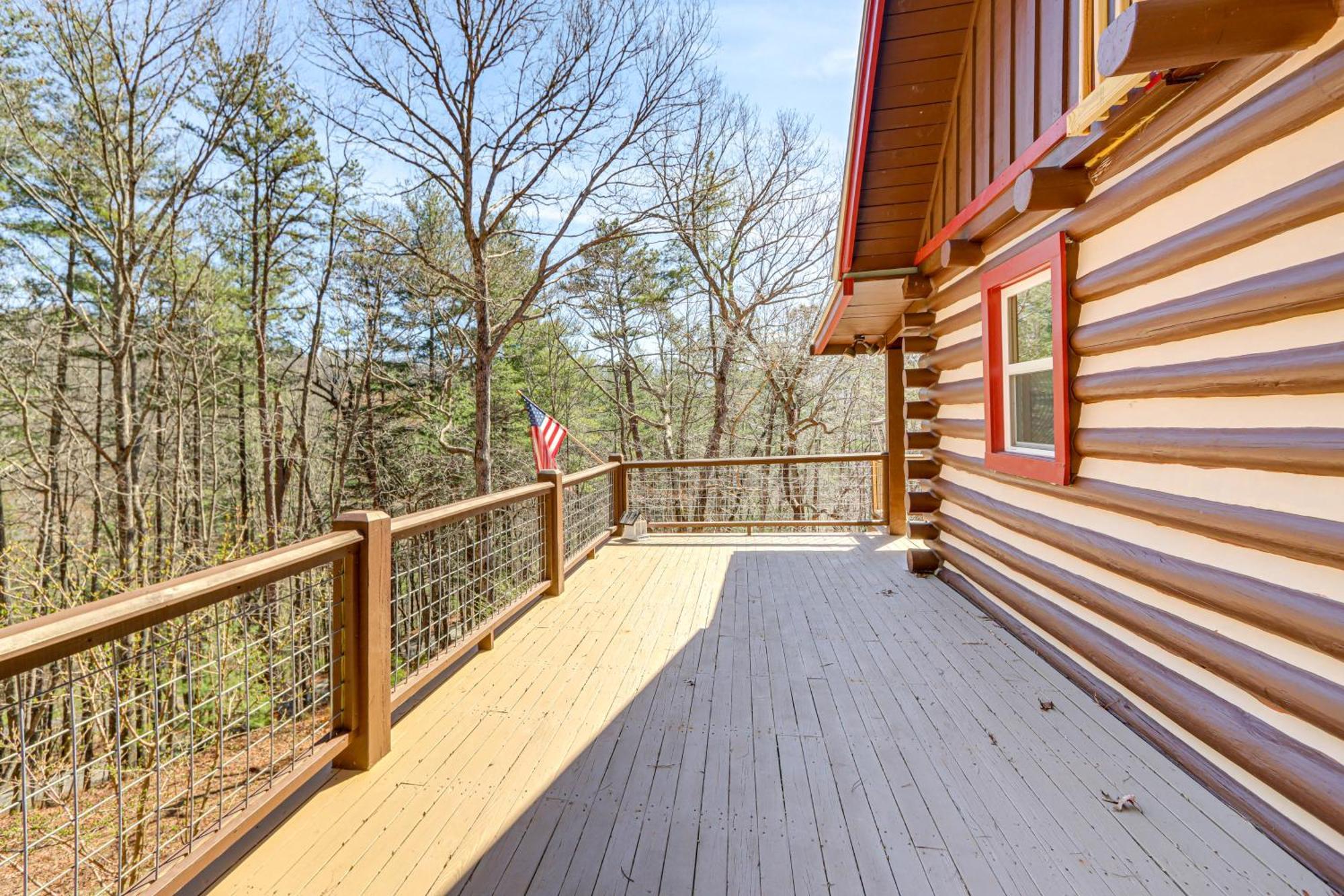 Dog-Friendly Hiawassee Cabin With Decks And Fire Pit! Екстер'єр фото