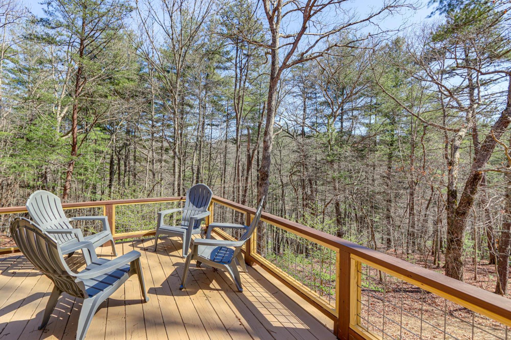 Dog-Friendly Hiawassee Cabin With Decks And Fire Pit! Екстер'єр фото